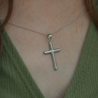 9ct White Gold Cross Pendant