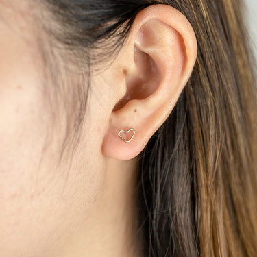 9ct Yellow Gold Heart Stud Earrings