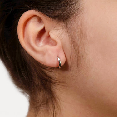 9ct White Gold Polished 8mm Huggy Earring
