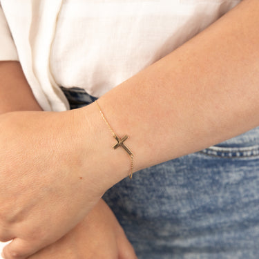9ct Yellow Gold Plain Cross 19.1cm Bracelet