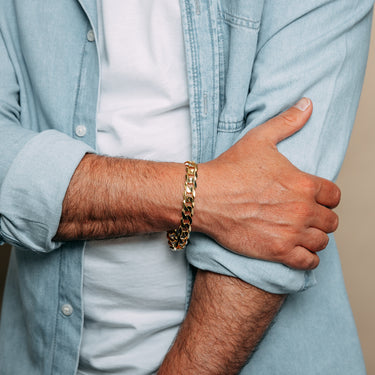 9ct Yellow Gold Diamond Cut Concave Curb 270 Gauge 23cm Bracelet