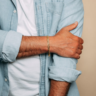 9ct Yellow Gold Flat Curb 160 Gauge 21cm Bracelet