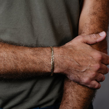 Flat Curb 19cm Bracelet in 9ct Yellow Gold