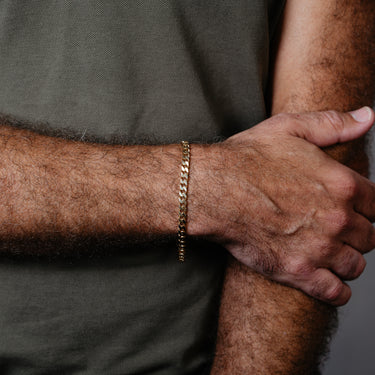 Curb 21cm Bracelet in 9ct Yellow Gold