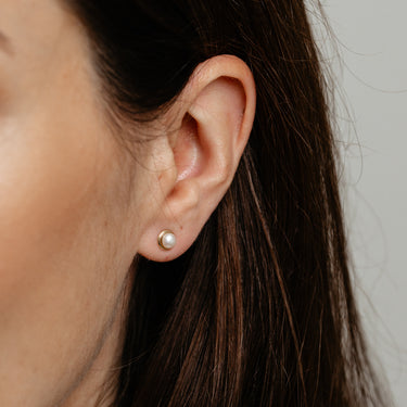 9ct Yellow Gold 4mm Freshwater Pearl Stud Earrings