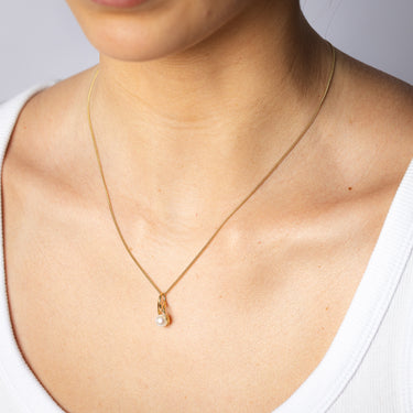 Cultured Pearl Pendant in 9ct Yellow Gold