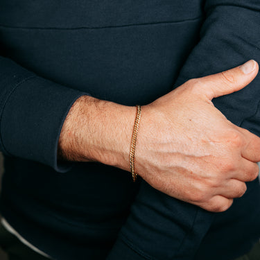 9ct Yellow Gold Silverfilled Double Concave 80 Gauge Curb 19cm Bracelet