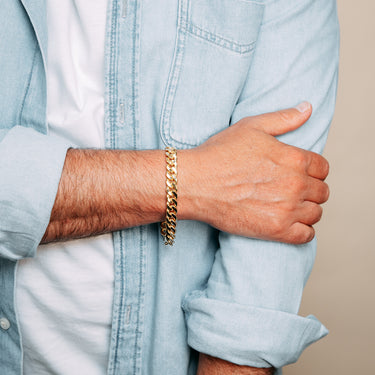 9ct Two Toned Yellow And White Gold Diamond Cut 250Gauge Curb 20cm Bracelet