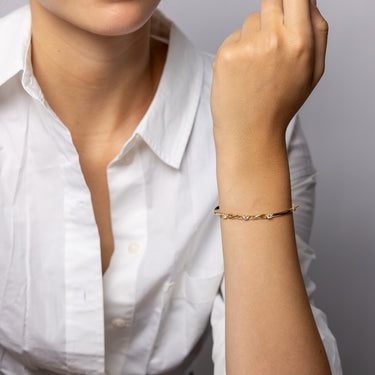 9ct White Gold Silverfilled Infinity Bangle