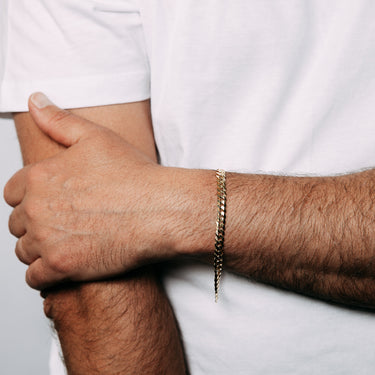 9ct Yellow Gold Silverfilled Curb Concave Lightweight 130 Gauge 21cm Bracelet