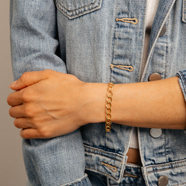 9ct Yellow Gold Silverfilled Wide Curb 19cm Bracelet