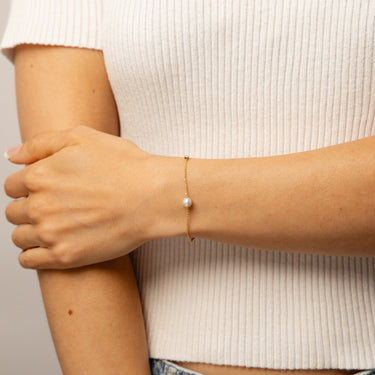 9ct Yellow Gold Silverfilled Pearl and Hammered Rolo Bracelet