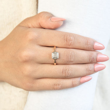 9ct Yellow Gold Diamond Ring Set with 17 Stunning Brilliant Diamonds