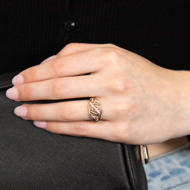 9ct Yellow Gold Diamond Ring with 11 Brilliant Cut Diamonds