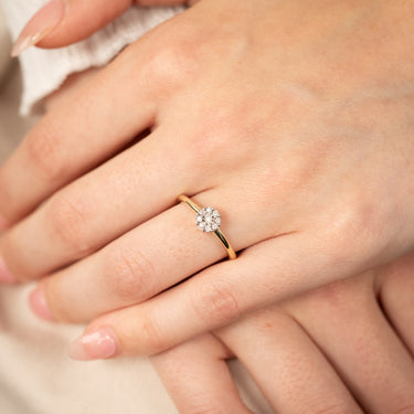 9ct Yellow Gold Diamond Ring with 9 Brilliant Cut Diamonds