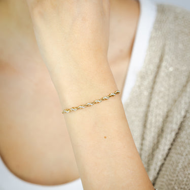 Diamonds Bracelet with 19 Round Brilliant Diamonds in Gold Plated Sterling Silver