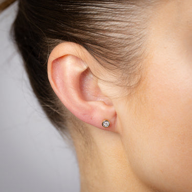 Diamond Stud Earring in 9ct Yellow Gold