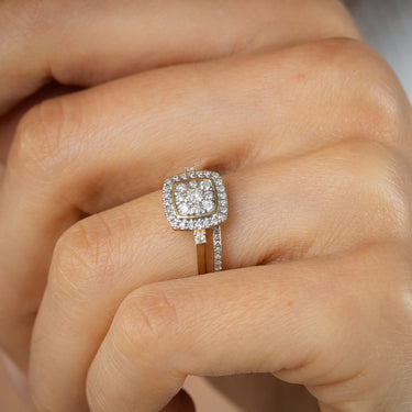 1/3 Carat Diamond 2-Ring Bridal Ring Set in 9ct Yellow Gold