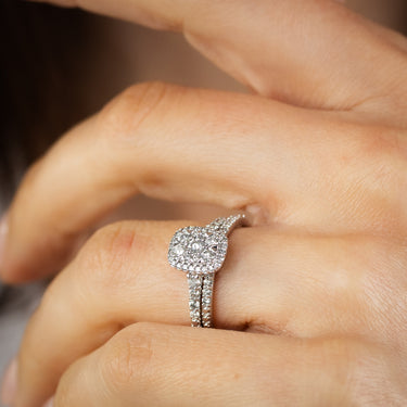 0.65 Carat Diamond 2-Ring Bridal Set in Platinum