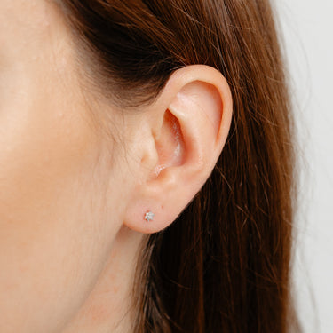 Diamond Stud Earrings with 14 Diamonds in Sterling Silver