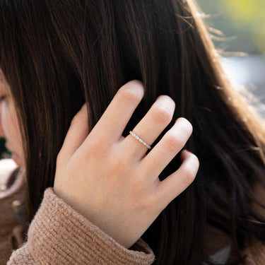 Memoire 18ct White Gold Vintage Round and Flat Hexagon Stack Ring with 18 Diamonds