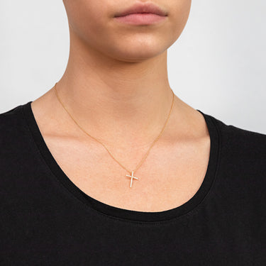 Memoire 18ct Yellow Gold 1/5 Carat Diamond Single Prong Cross Pendant on 45cm Chain
