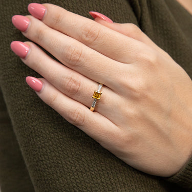 Luminesce Lab Grown 18ct Yellow Gold 0.60 Carat Diamond 1 Yellow Emerald with 6 Brilliant Cut Diamonds