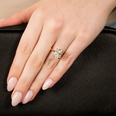 Luminesce Lab Grown 3 Carat Certified Diamond Oval Solitaire Engagement Ring in 18ct Yellow Gold