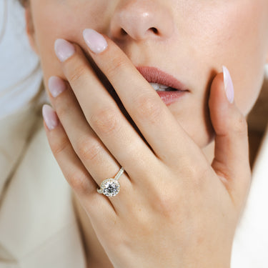 Luminesce Lab Grown 2.5 Carats with 2 Carats Center Diamond in 9ct Yellow Gold