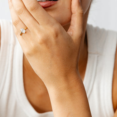 Luminesce Lab Grown 1 Carat Certified Oval Diamond Solitaire Ring in 18ct Yellow Gold