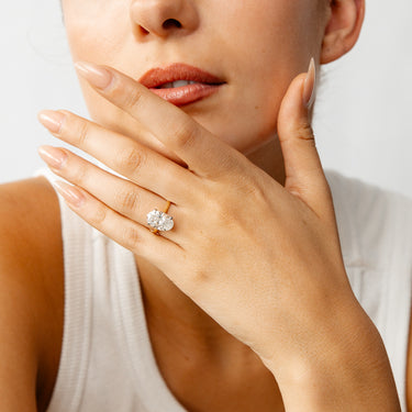 Luminesce Lab Grown 4 Carats Certified Oval Diamond Solitaire Ring in 18ct Yellow Gold