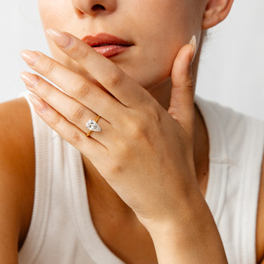 Luminesce Lab Grown 2 Carats Certified Pear Diamond Solitaire Ring in 18ct Yellow Gold