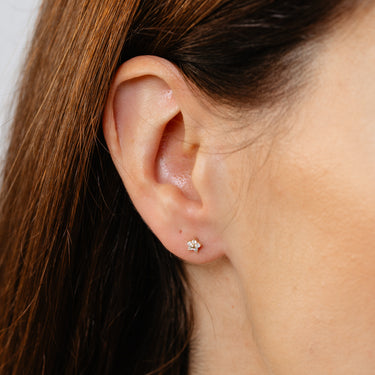Luminesce Lab Grown 5 Diamond Flower Single Flatback Earring in 9ct Yellow Gold