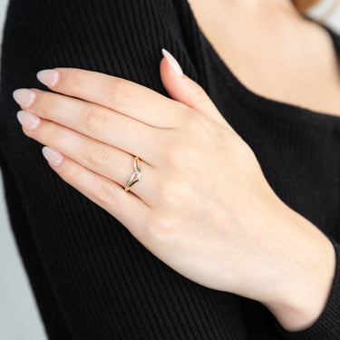 9ct Yellow Gold V Illusion Setting Ring