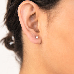 Sterling Silver Zirconia 3mm Claw Stud Earrings