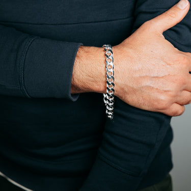 Sterling Silver Fancy 300 Gauge Oval Curb 23cm Bracelet