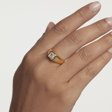 Square Shimmer Stamp Ring Size 18