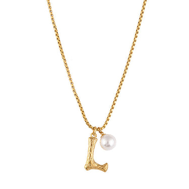 Pearl letter L Necklace